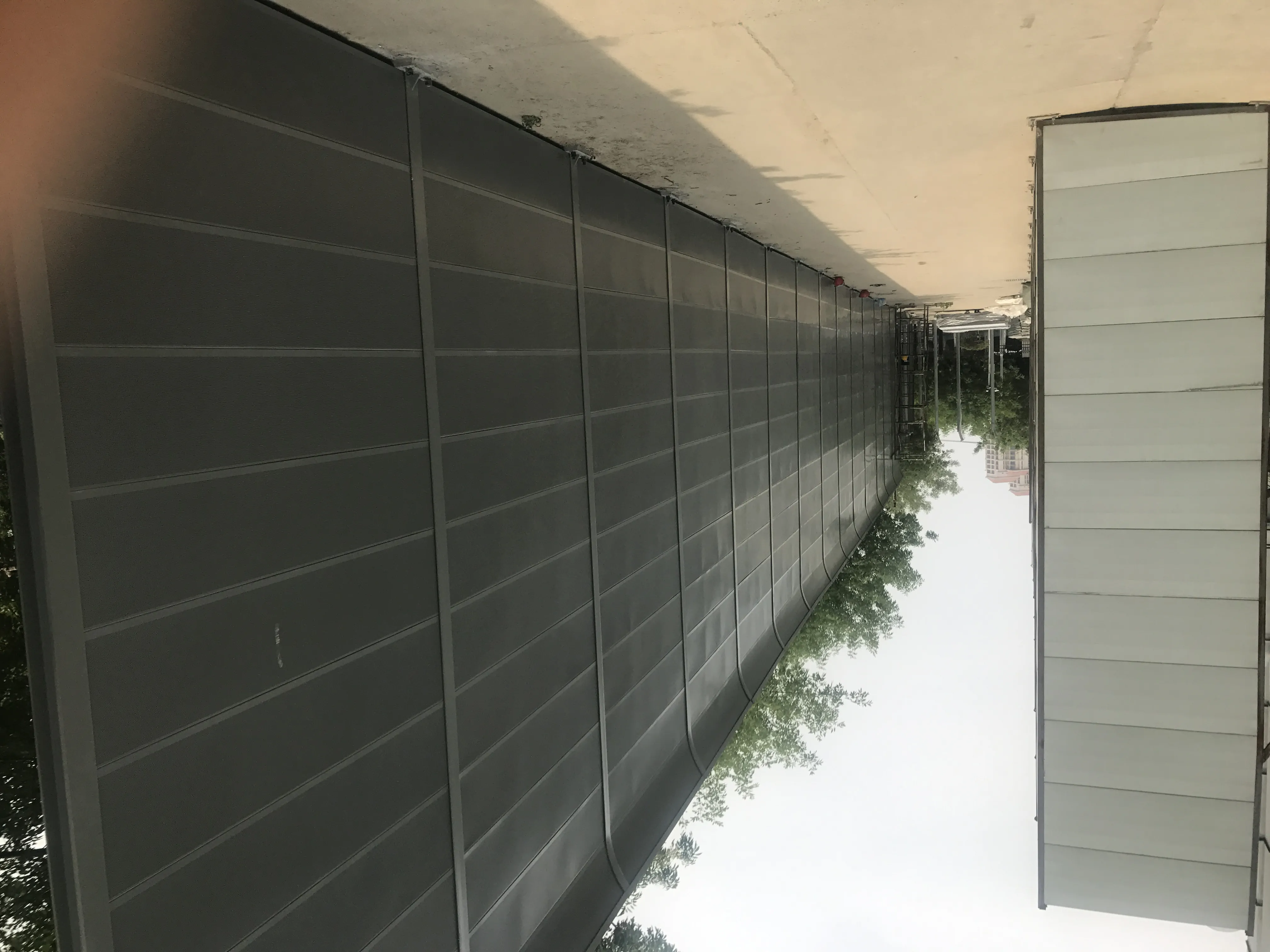 Key points of construction and maintenance of completely enclosed sound barrier