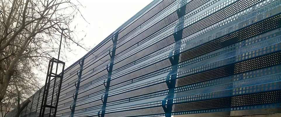 Uzbekistan wind dust-controlling wall