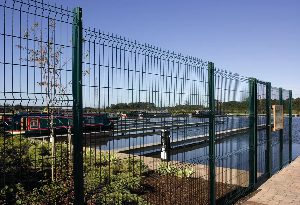 3D curved wire mesh fence
